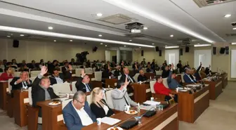 Karabağlar Belediye Meclisi'nde Depremde Hayatını Kaybedenler İçin Saygı Duruşu