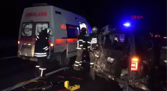 DÜZCE'DE OTOYOLDA 4 ARAÇ ÇARPIŞTI: 2 ÖLÜ, 7 YARALI