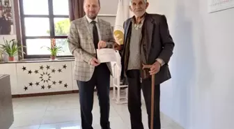 İhtiyaçları için biriktirdiği 20 bin TL'yi depremzedelere bağışladı