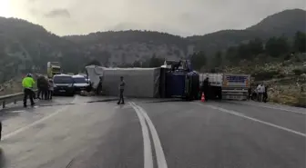 Antalya'da zincirleme trafik kazası: 2 yaralı