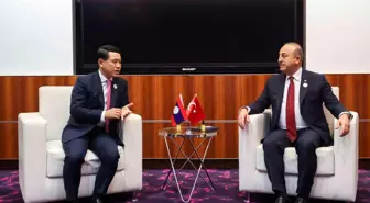 Bakan Çavuşoğlu, Gambiyalı ve Laoslu mevkidaşları ile bir araya geldi