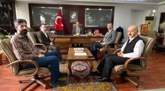 Kayseri Yozgatlılar Federasyonu depremzede çocuklar için kırtasiye malzemesi topladı