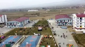 Doğan Aslan Bey KYK Yurdunda depremzede çocuklar için panayır alanı kuruldu
