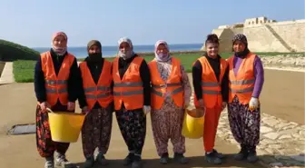 ÇANAKKALE'DEKİ KÖYLÜ KADINLAR, SEDDÜLBAHİR KALESİ'Nİ RESTORASYONUNDA ÇALIŞIYOR
