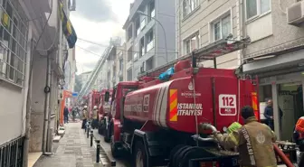 Kadıköy'de kentsel dönüşüme giren binada korkutan yangın