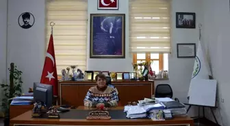 8 Mart'ta başkan makamı kadınlara bıraktı