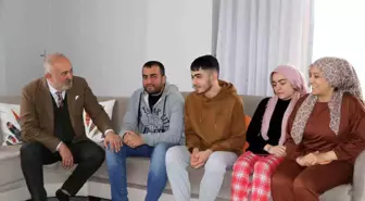 Başkan Silpagar depremzede aileleri ziyaret etti