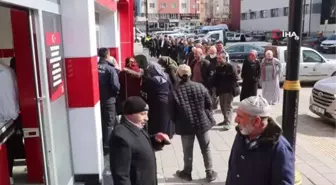 Et ve Süt Kurumu'nda kuyrukta bekleyen vatandaş: 'Fiyatlar piyasaya göre yarı yarıya'