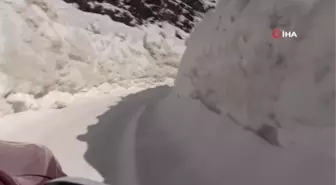 Kar nedeniyle 30 gündür yolu kapalı olan köydeki hastalara ulaşıldı