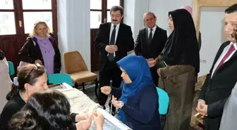 Olgunlaşma Enstitüsü kadın kursiyerleri sertifikalarını aldı