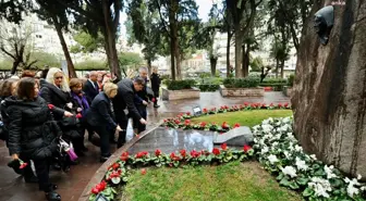 Karşıyaka'da Zübeyde Anne'nin Huzurunda 8 Mart Anması