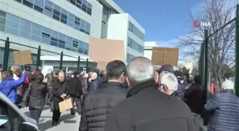 Kartal'da Siemens Vakfı'nın mağdur üyelerinden 'hakkımızı verin' protestosu