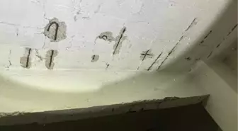 BAKIRKÖY'DEKİ PASAJIN KOLONLARINDAKİ HASAR ESNAFI TEDİRGİN ETTİ