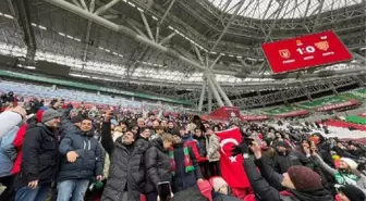 Gökdeniz ve Rubin Kazan depremzedeleri sevindirdi