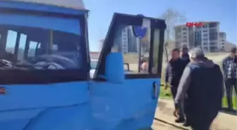 EDİRNE'DE OTOMOBİL, YOLCU MİNİBÜSÜYLE ÇARPIŞTI: 1'İ AĞIR 5 YARALI