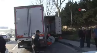 Esenler'de kamyon 3 aracı biçti