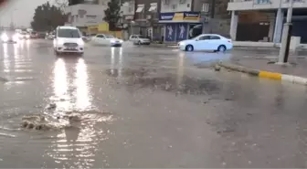 Mardin'de sağanak hayatı olumsuz etkiledi (3)