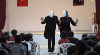 Çankaya Belediyesi Çocuklar İçin Pandomim Gösterisi Düzenledi