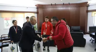Şampiyon Boksörlerden Didim Belediye Başkanı Atabay'a Ziyaret