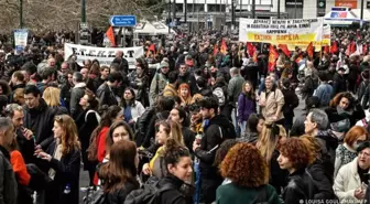 Tren kazası protestoları: Yunanistan'da hayat felç oldu