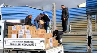 Akdağmadeni'nde deprem bölgesine yardımlar sürüyor
