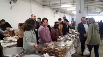 Hayır çarşısının geliri depremzedelere