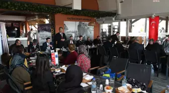 Kuşadası'nda Şehit Aileleri Onuruna Yemek Verildi