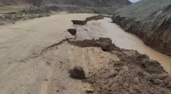 Elazığ'da sağanak; dereler taştı (2)