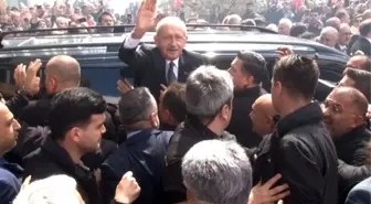 Kılıçdaroğlu'na İzmir'de miting gibi karşılama