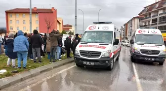 MİNİBÜS, İŞÇİ SERVİSİYLE ÇARPIŞTI 7 YARALI
