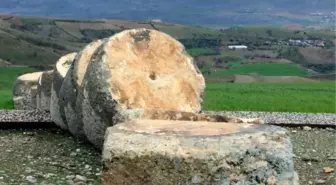 Karakuş Tümülüsü'nün yıkılan sütunu eski haline getirilecek