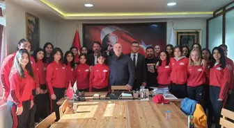 Atletizm Şampiyonlarından Saray Belediyesi'ne Ziyaret