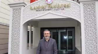 İLAHİYAT FAKÜLTESİ DEKANI ŞAHİN SAĞLIK, İBADETTEN ÖNCE GELİR