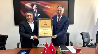 Belediye başkanından kaymakama fahri hemşehrilik beratı