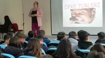 Burhaniye Belediyesi'nden Liseli Gençlere 'Akran Zorbalığı ve Öfke Kontrolü' Semineri