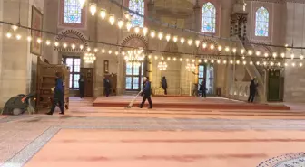 İbb Genel Sekreter Yardımcısı Mahir Polat: '3 Yıldır Tarihi Camilerde Çok Özenli Bir Bakım Onarım ve Temizlik Çalışması Yapıyoruz'