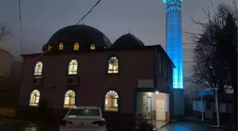 AYNI CADDEDE OTURAN MAHALLELİLER 2 DAKİKA ARAYLA İFTAR YAPIYOR