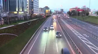 İstanbul'da ilk iftar öncesi trafik yoğunluğu azaldı