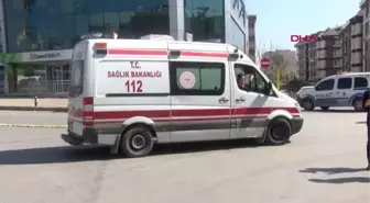 BAKIRKÖY'DE SİLAHLI SALDIRI: 3 YARALI-1