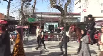 'Şehit Makbule Efe' isimli tiyatro gösterisi büyük alkış topladı