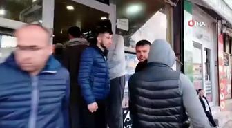 Vatandaşlar pide almak için öğle namazından sonra fırınların yolunu tuttu