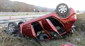 Amasya'da otomobil bariyere çarparak takla attı: 4 yaralı