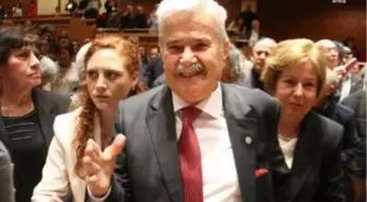 İzmir Büyükşehir Belediyesi, 'Komünist Osman' Belgeselinin Gösterimine Ev Sahipliği Yaptı