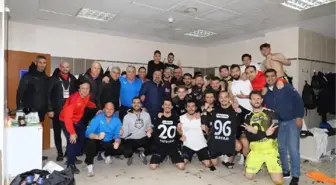 Nazilli Belediyespor sol şeritte