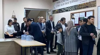Vali Tavlı, Milas'ta depremzedelerle iftar yaptı