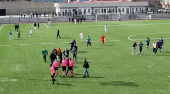 Yenilen takımın yöneticileri hakeme saldırdı
