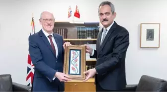 Milli Eğitim Bakanı Özer, İngiliz mevkidaşı Gibb ile bir araya geldi