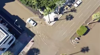 Lodos vurdukça sular altında kalan İskenderun havadan görüntülendi, manzara endişe verici