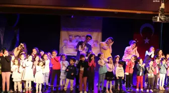 Efeler'de Tiyatro Rüzgârı Çocuklar ve Gençler İçin Esti