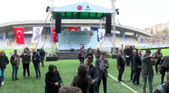İBB Gaziosmanpaşa Halit Kıvanç Şehir Stadı'nın açılışı yapıldı